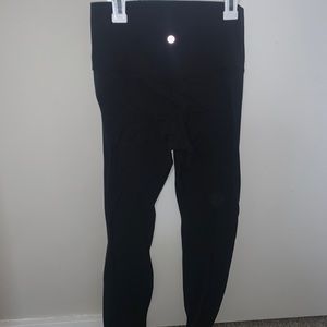 Resale of Lululemon Align leggings 25”